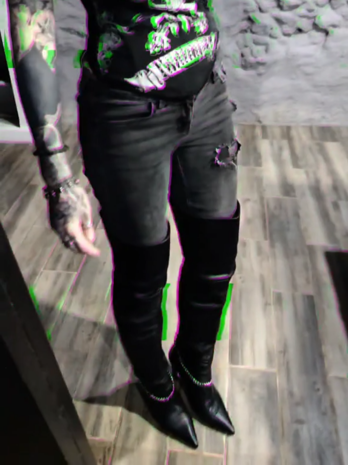 @inkedthighhigh