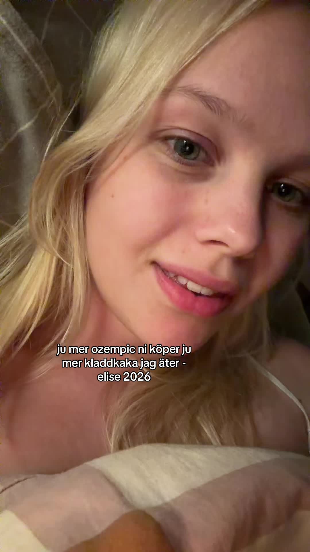 @elisedrinksalmondmilk