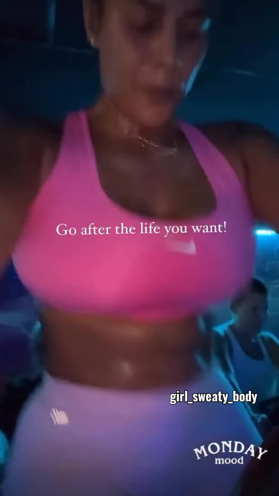 @girl_sweaty_body