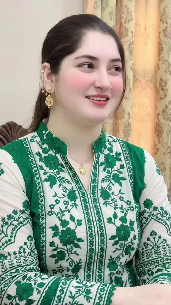 @Yeh Kali Kali ankhe 👀