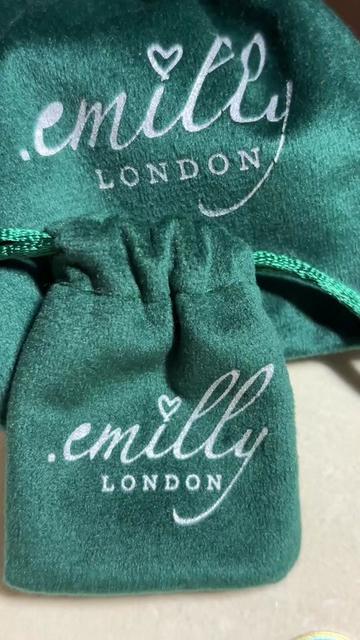 @Emilly London Crystals 🇬🇧