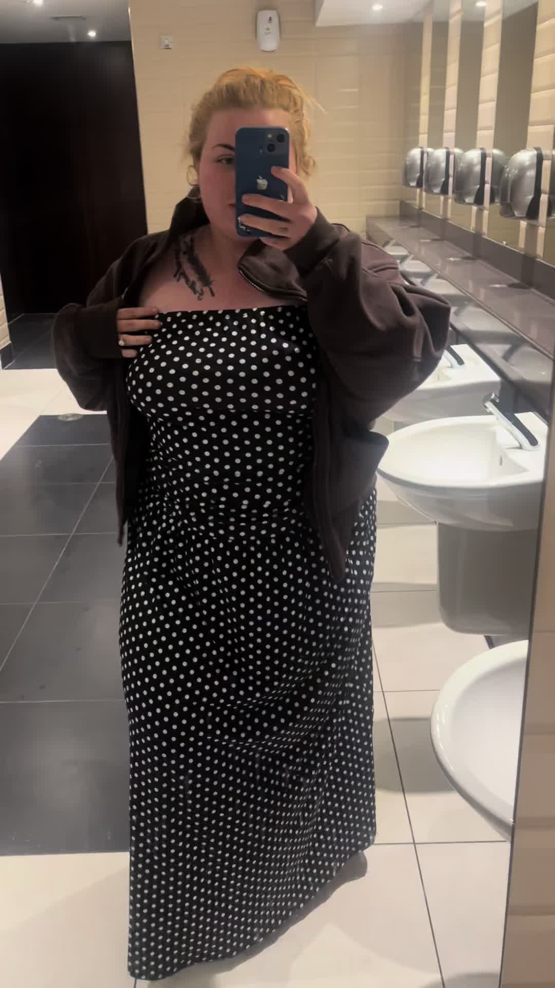 @Chelseaannisxox