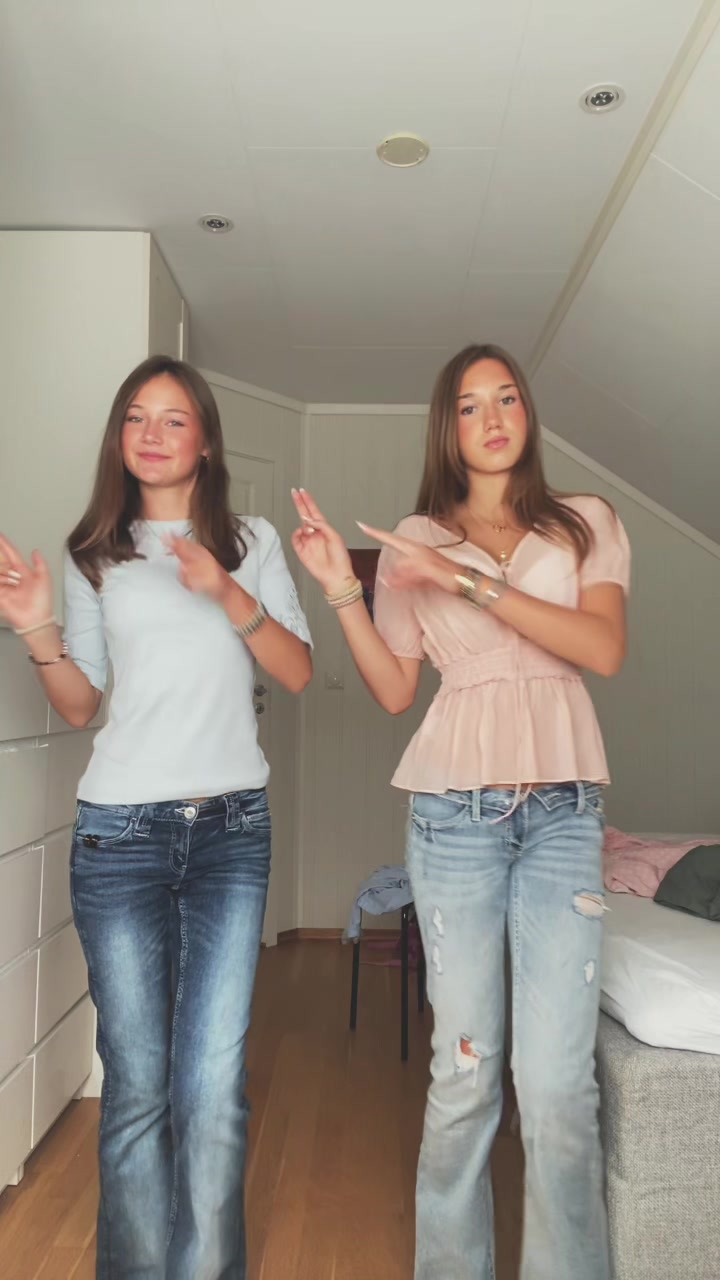@Ema & Signe⭐️🪩