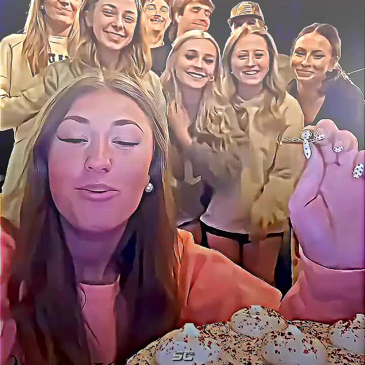 @𝙴𝚕𝚕𝚊𝚜𝚅𝚘𝚒𝚌𝚎 ⚡️