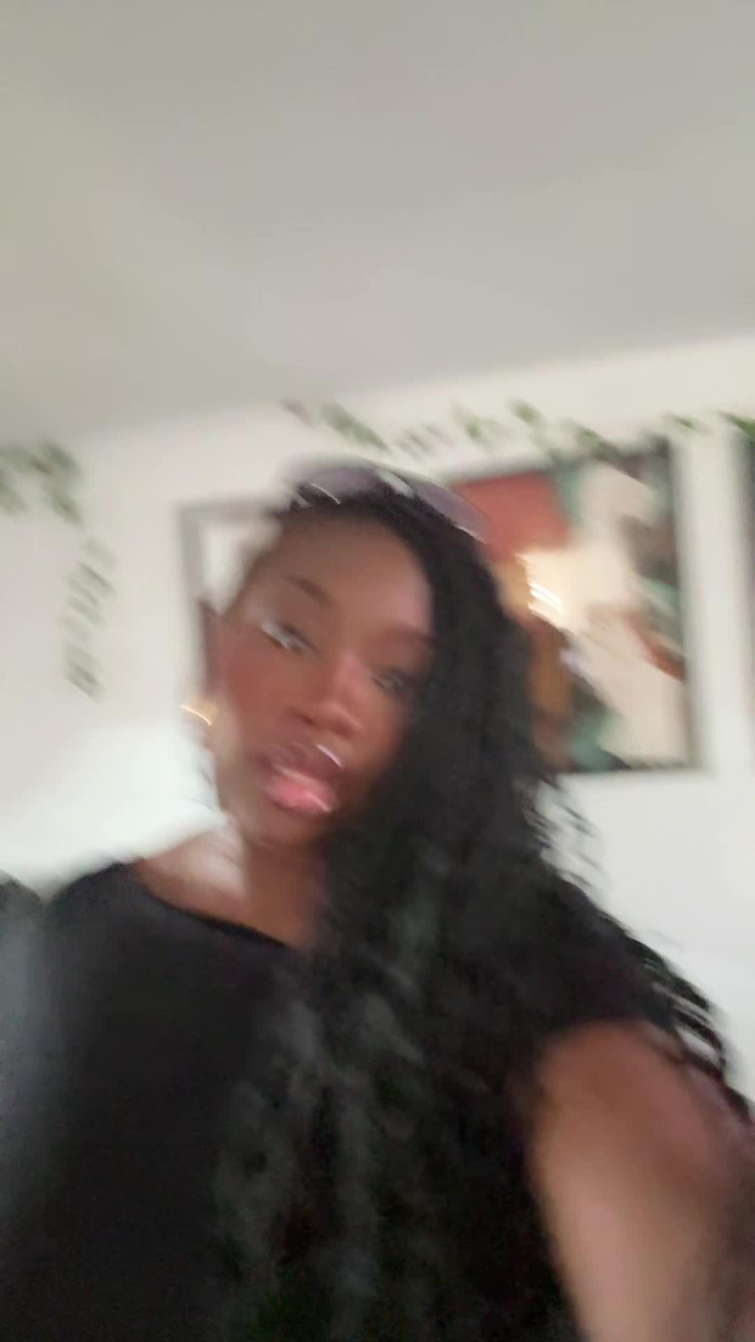 @Laylay