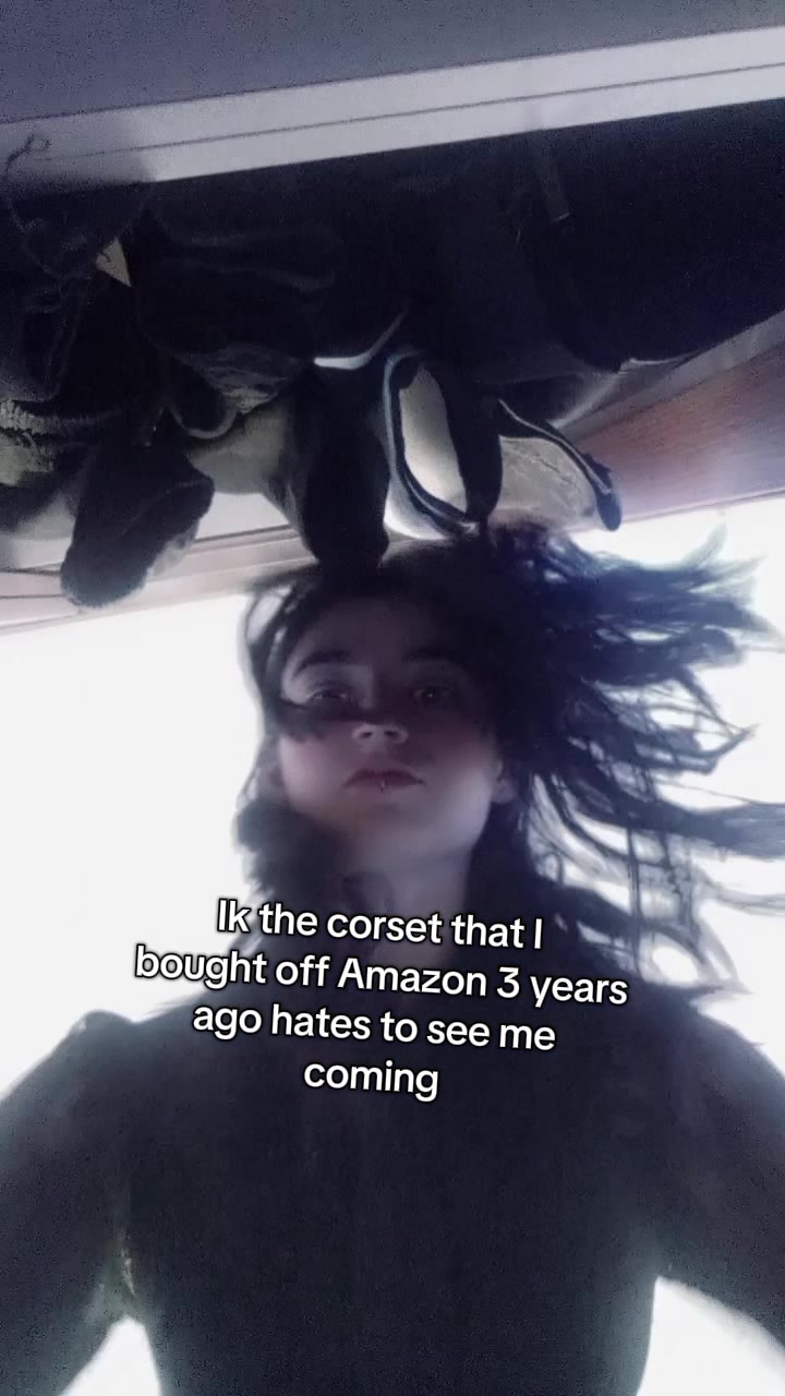 @Dev van goth