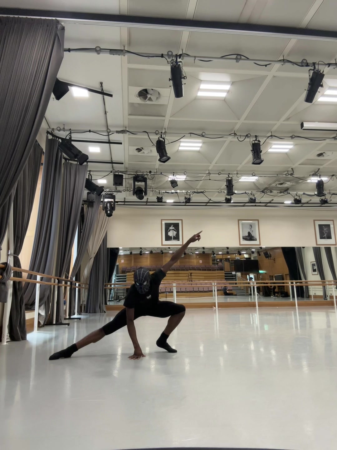 @The_ballet_Phoenix