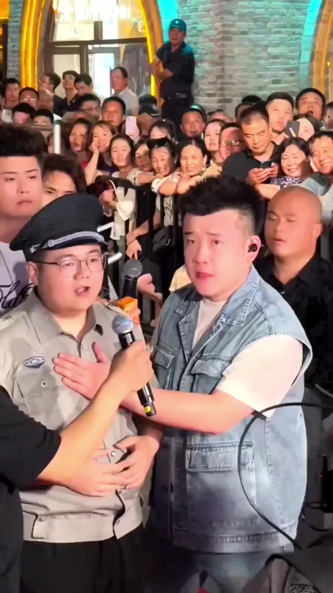 @°°°