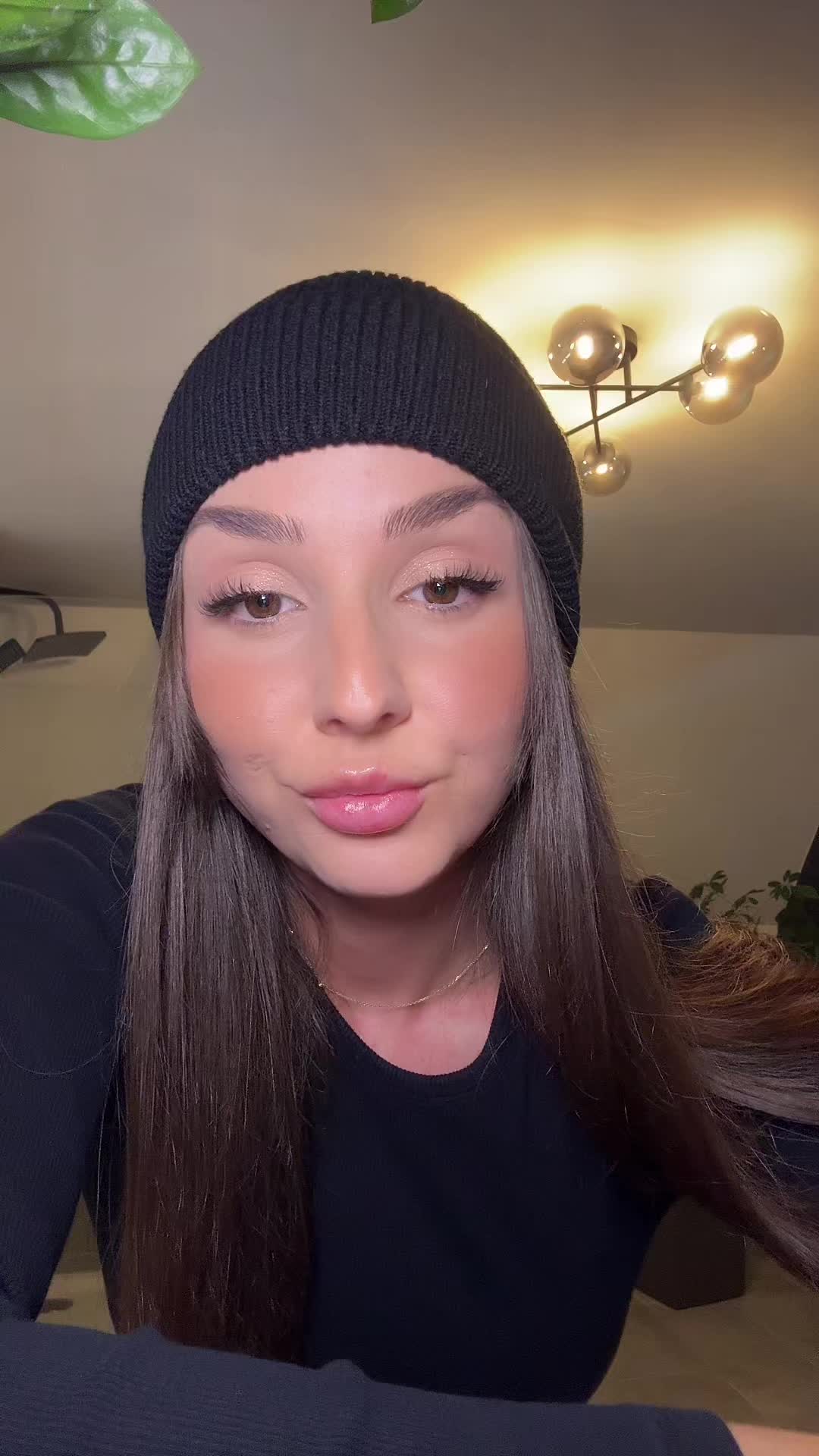 @𝐀𝐧𝐧𝐢𝐤𝐚 ♛