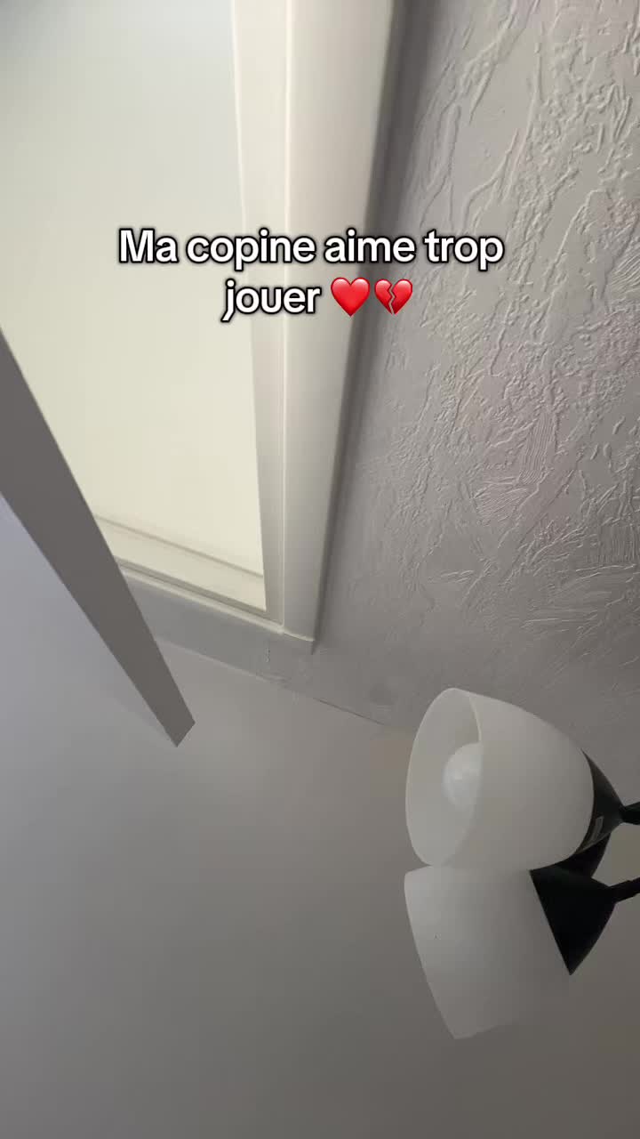 @C’EST CHRIS