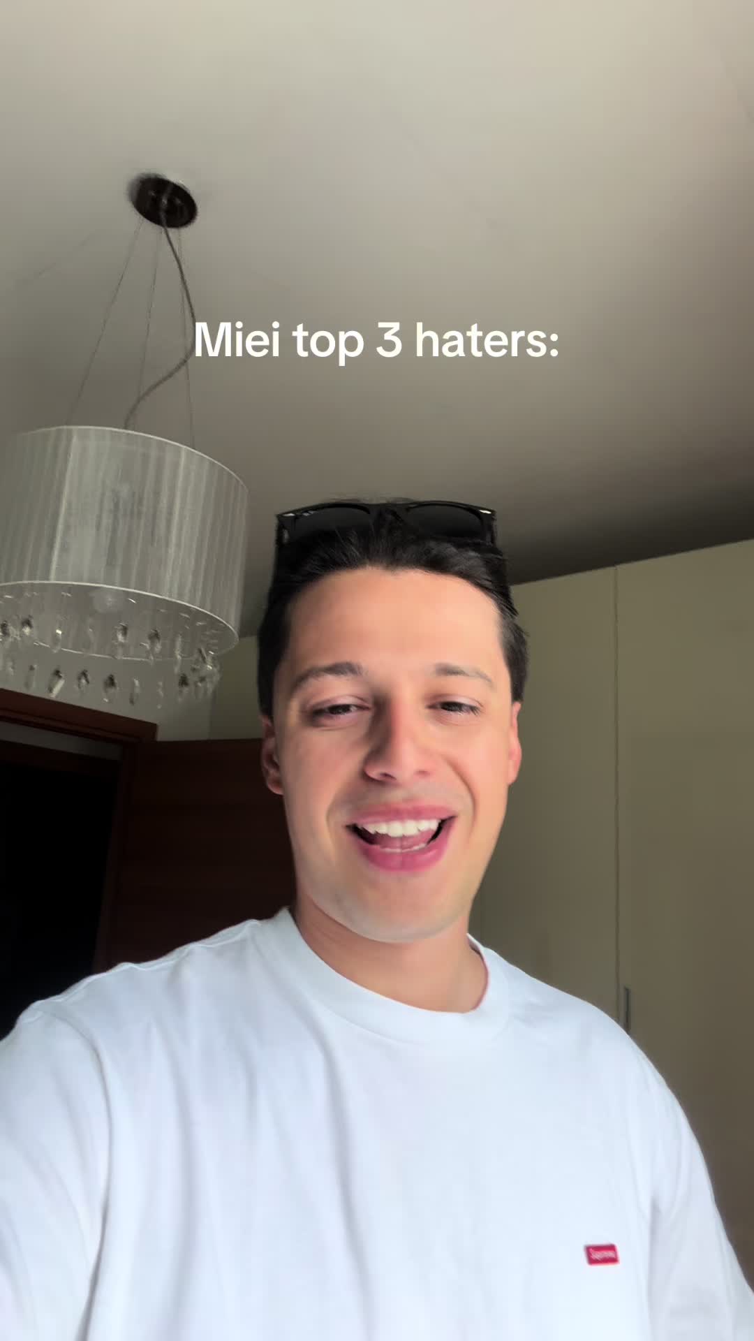 @AleCossari_