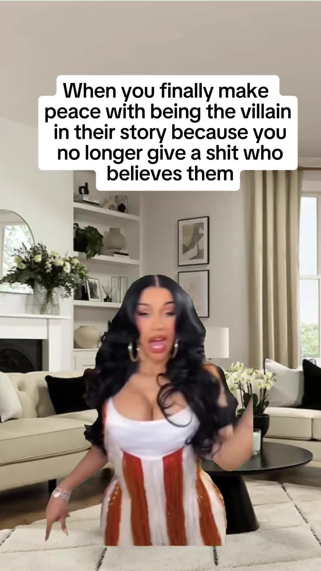 @kellychloexo