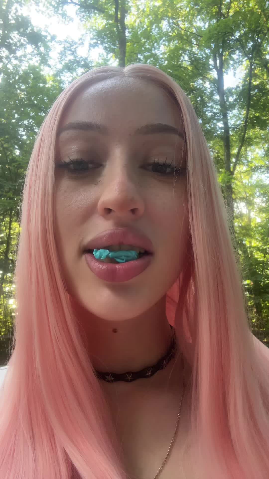 @hellcazlookneon