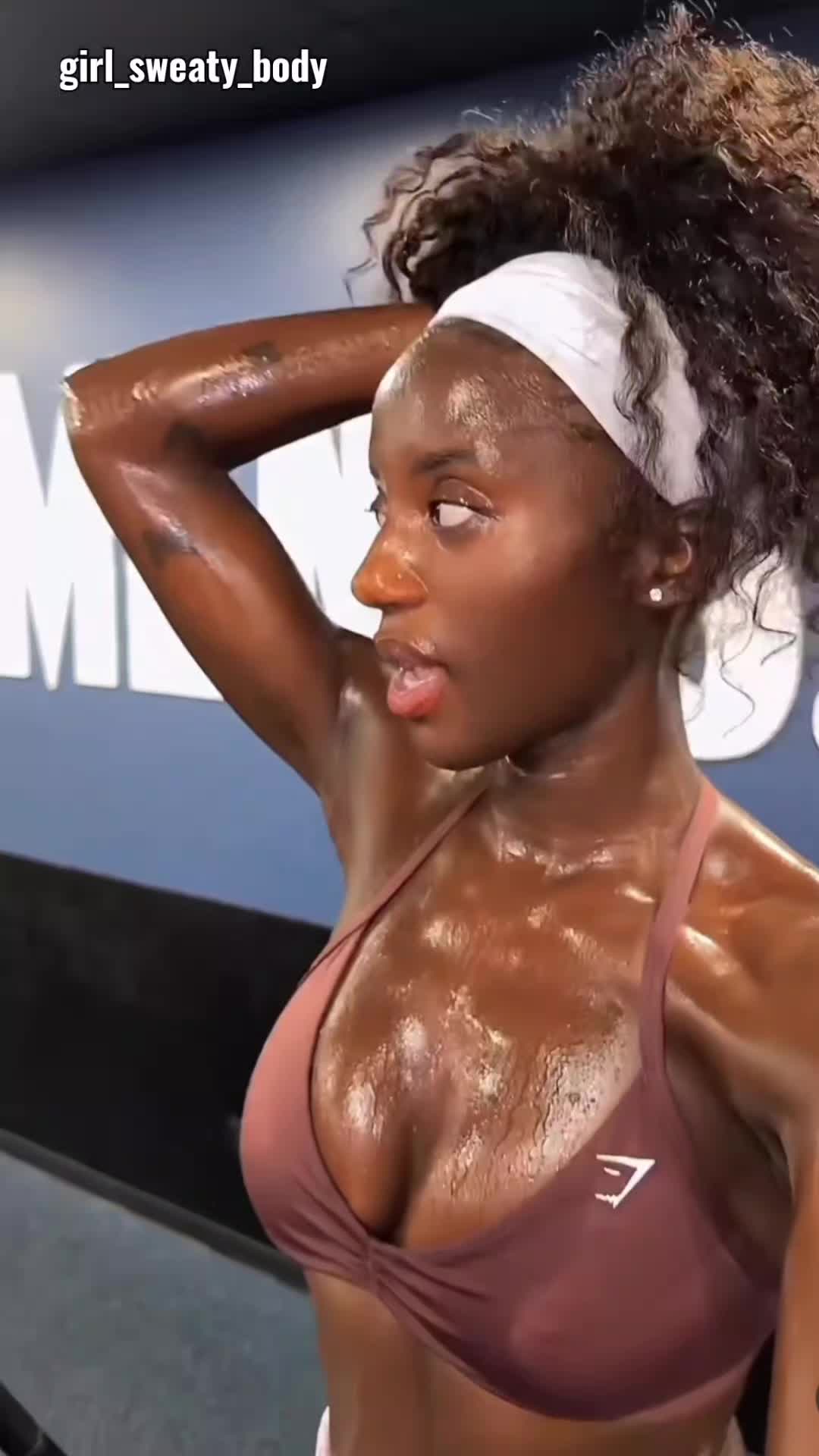 @girl_sweaty_body