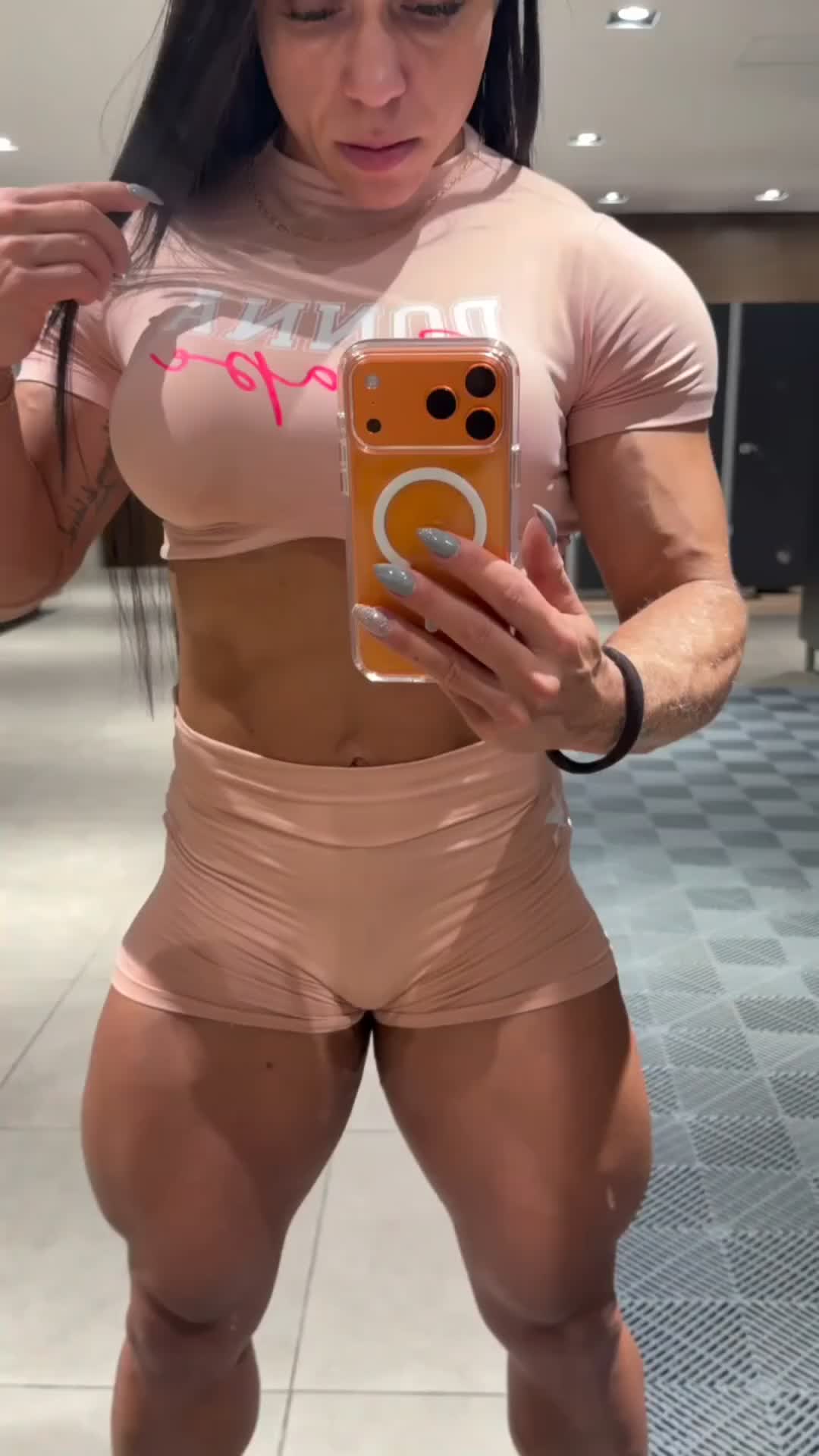 @musclegirls