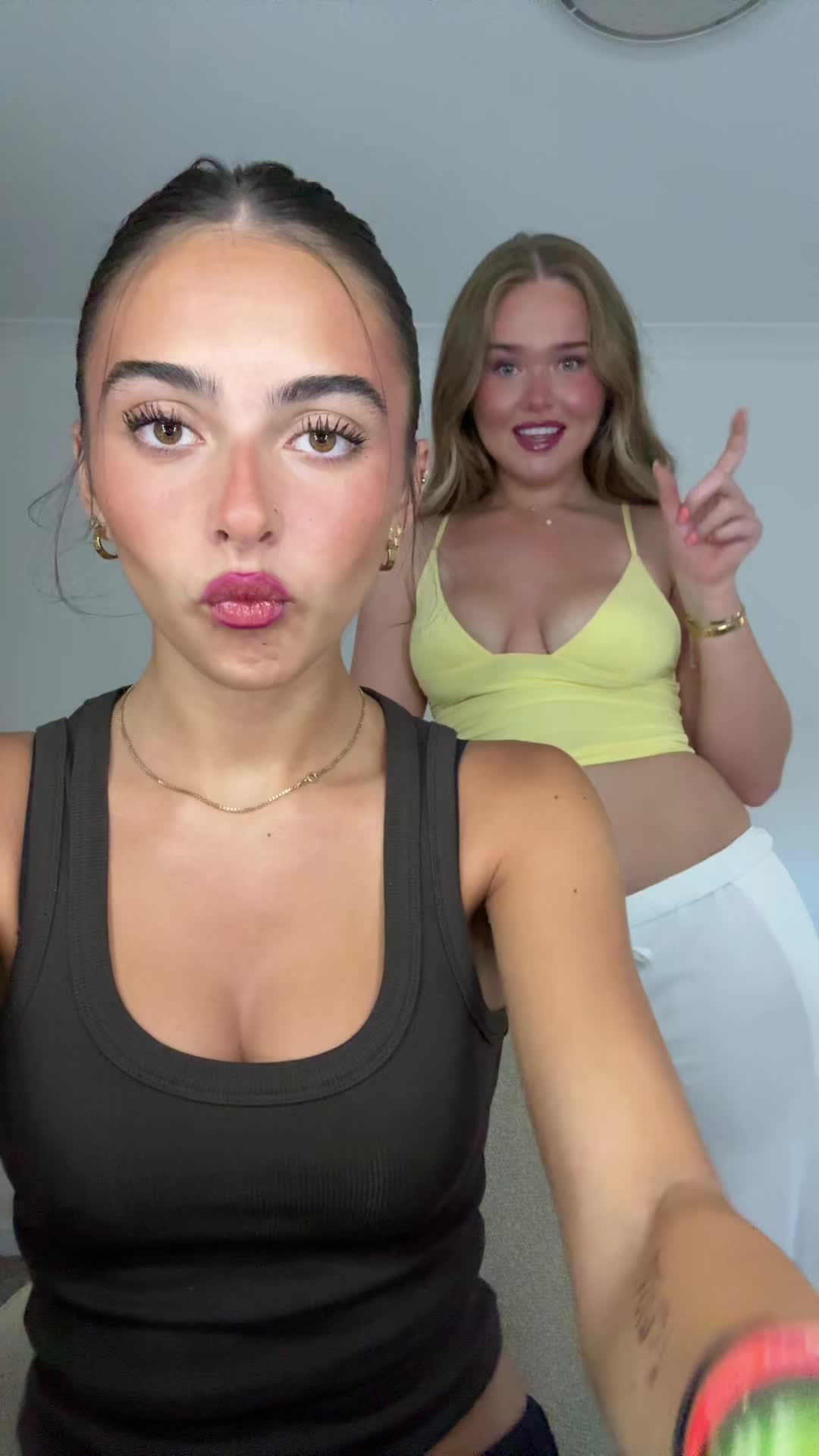 @hejebshsjw