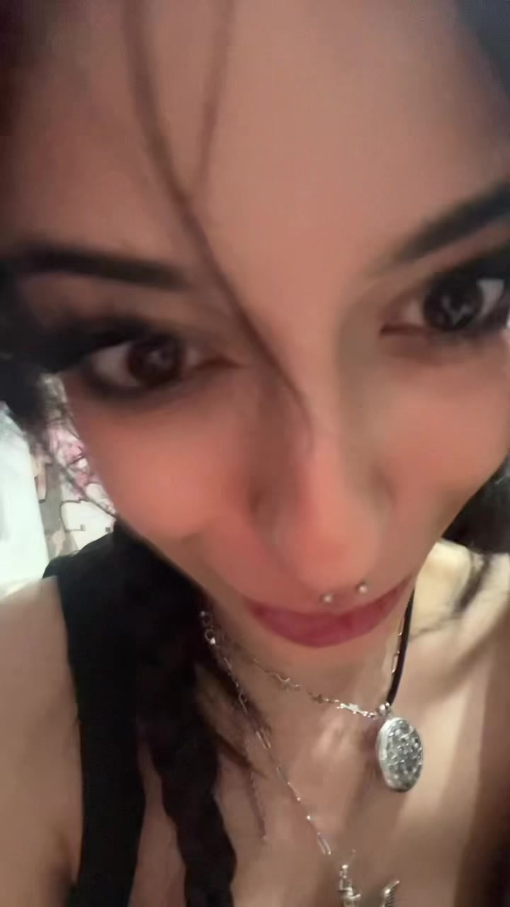 @Black hair ho ᶻ 𝗓 𐰁