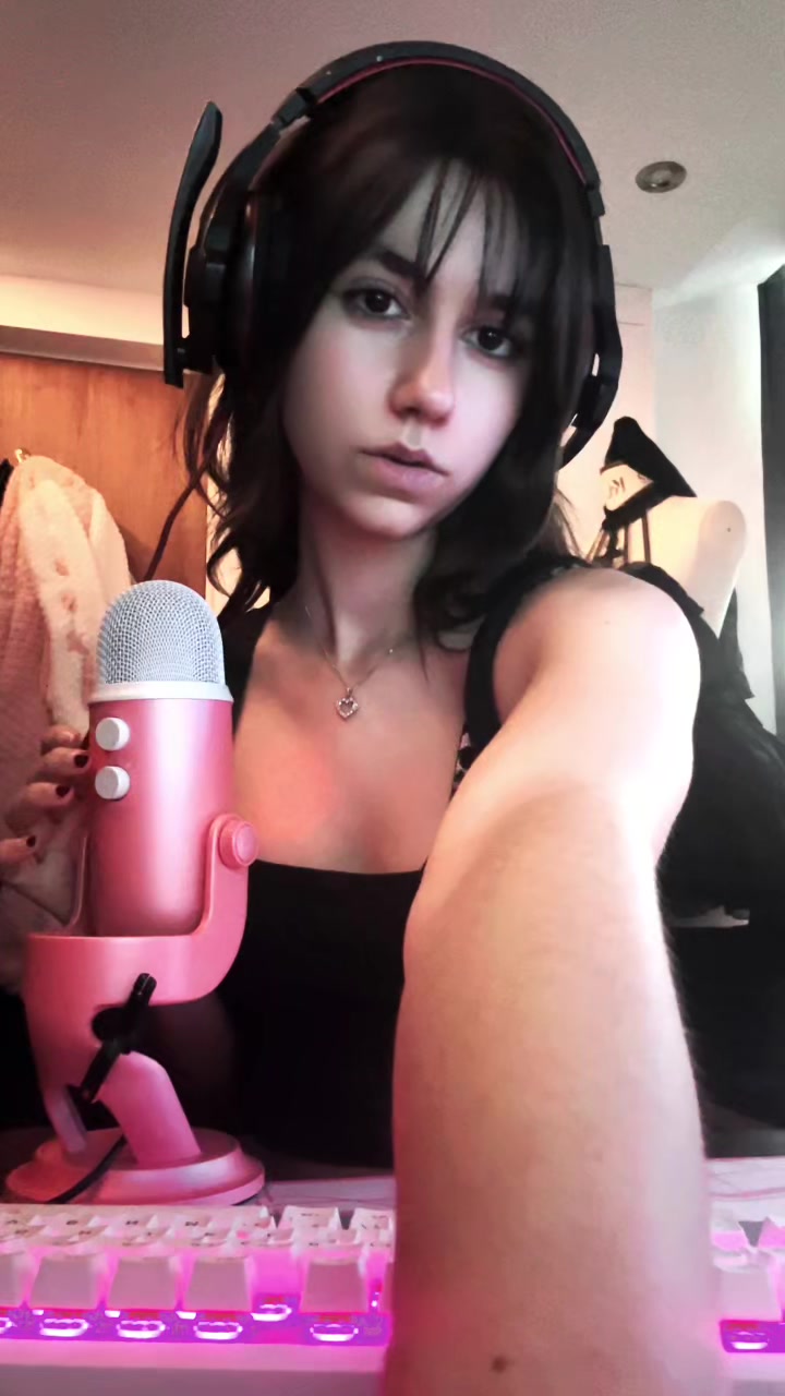 @annie<3