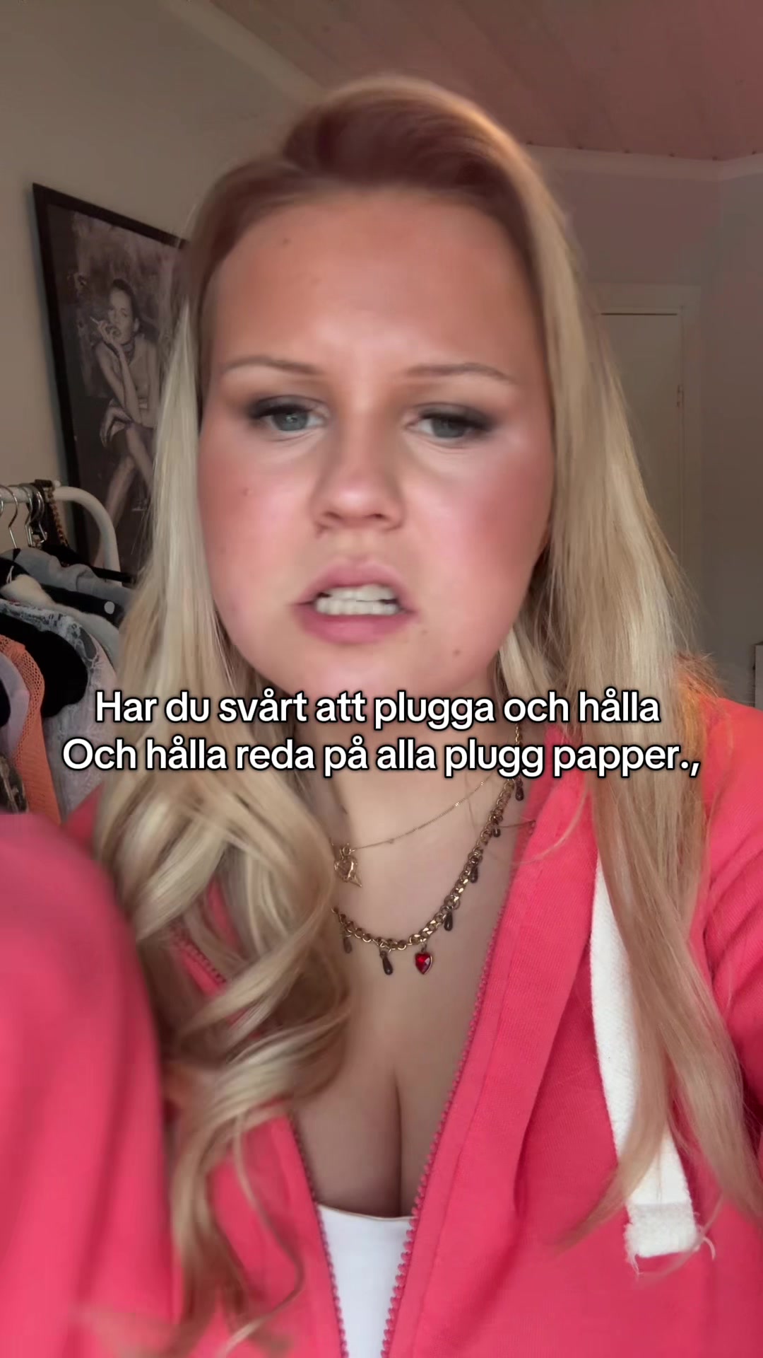 @hollyeklund1