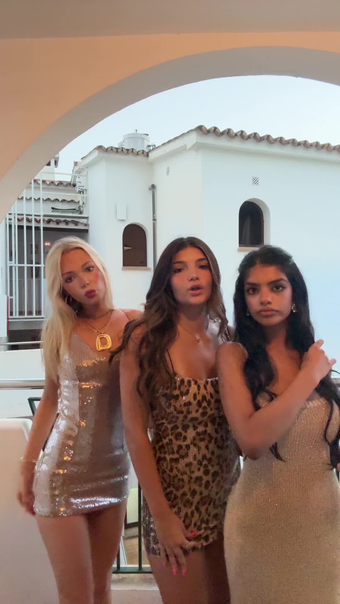 @OLIVIA DELANEY