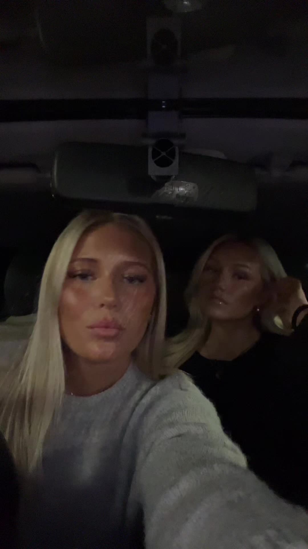 @Ella