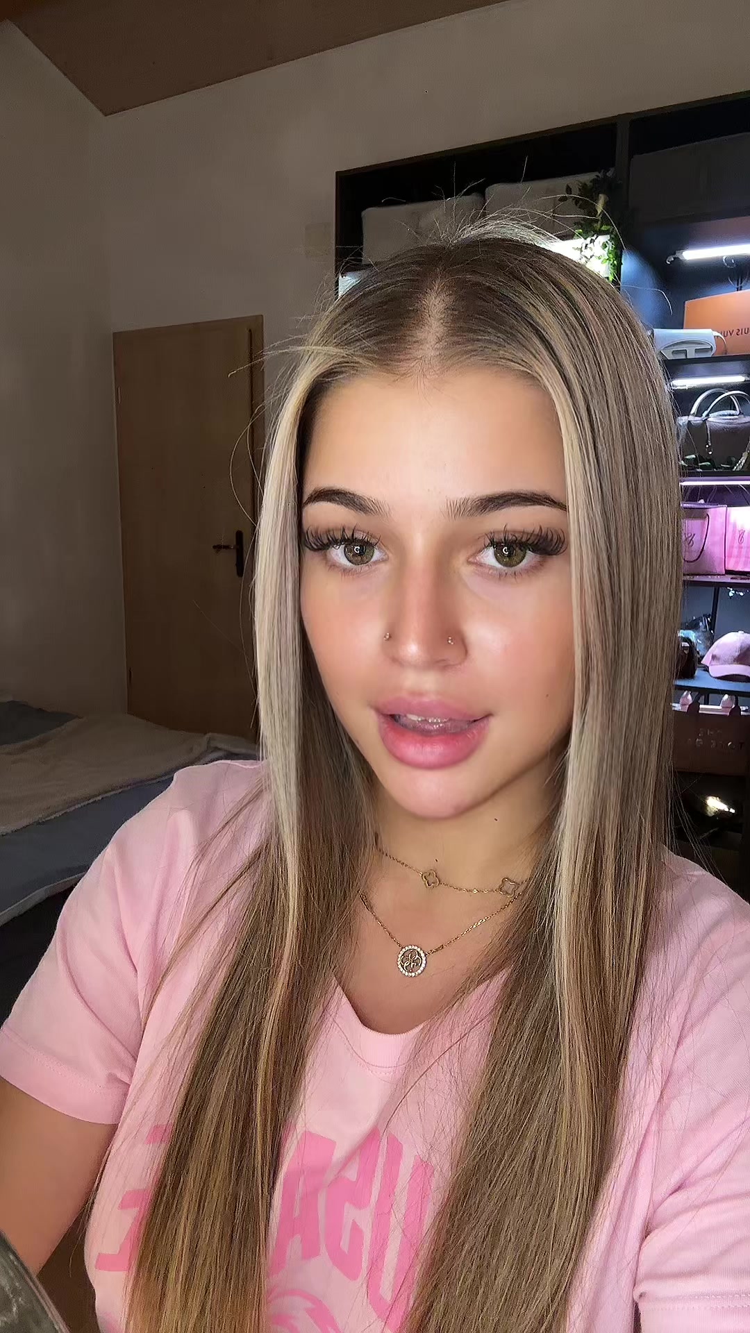 @LUVLAURI 🦋