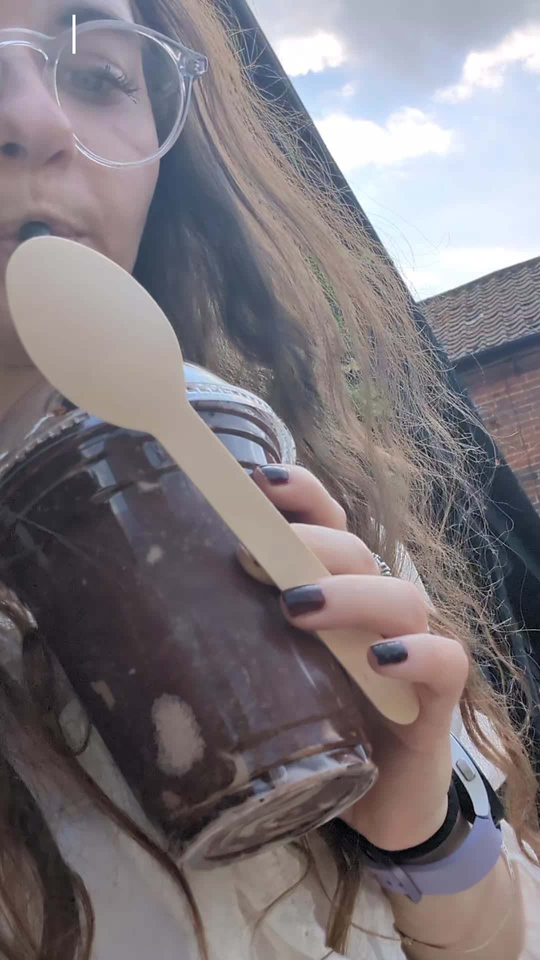 @everythingsRozy