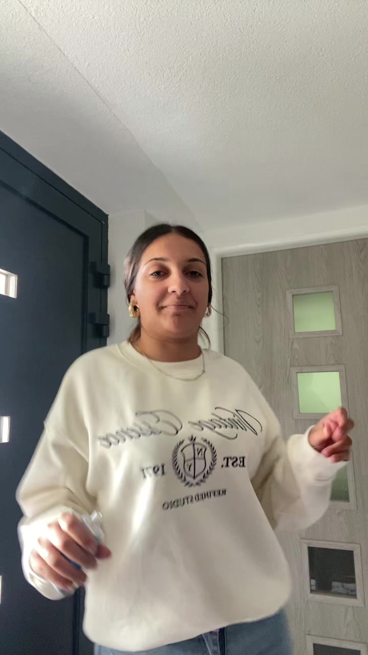 @Laura Sandorova