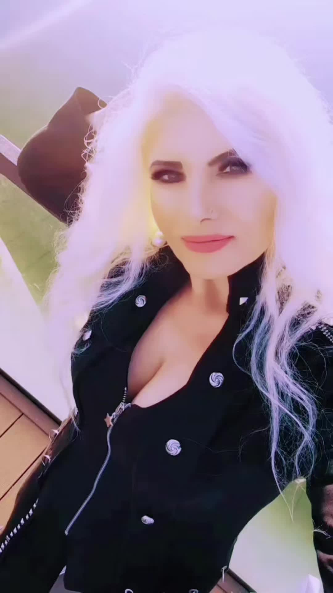 @☘️VĂDUVA VESELĂ ☘️