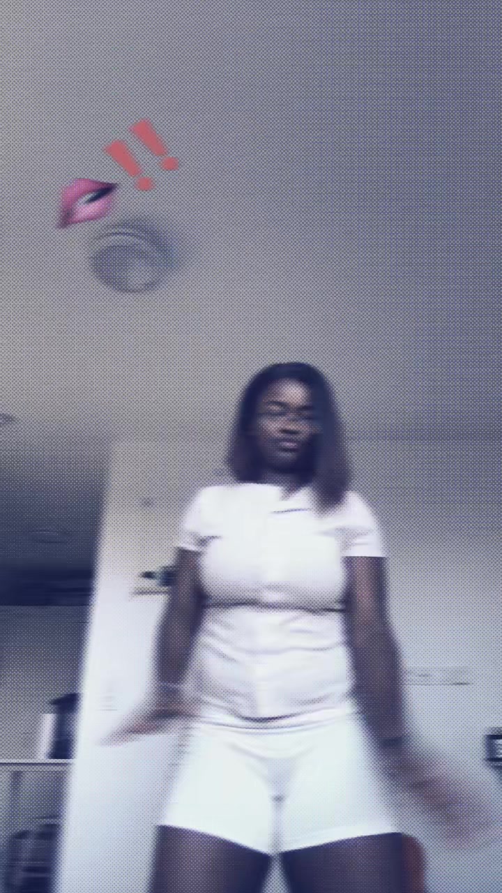 @C Sarah🇨🇲⟭⟬