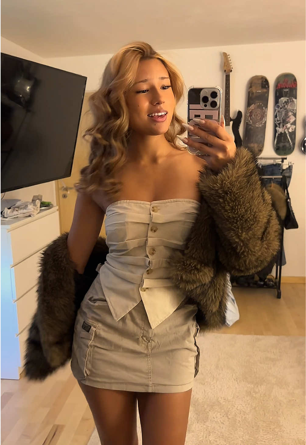 @Isabella