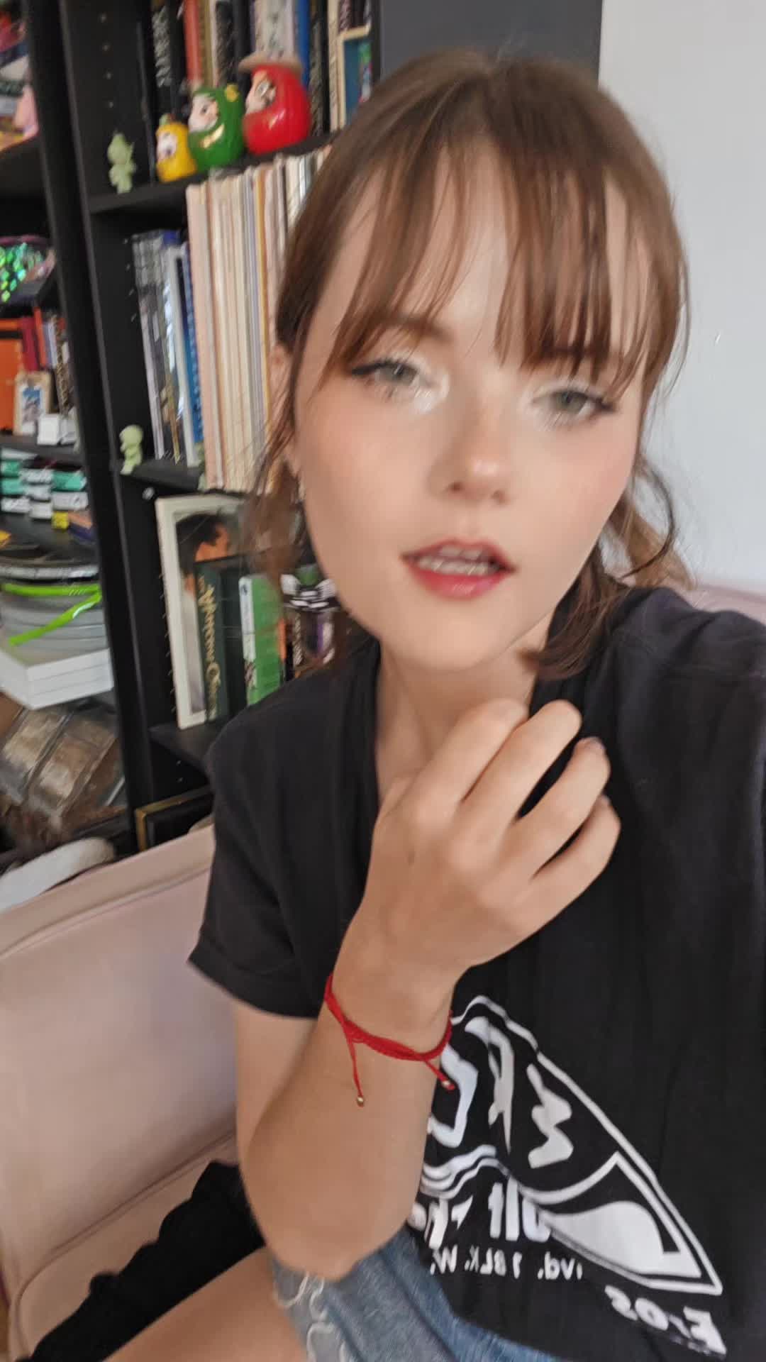 @Emily Isn't Online 🥶