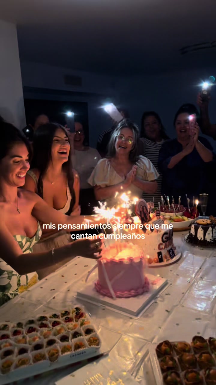 @Gia Canela