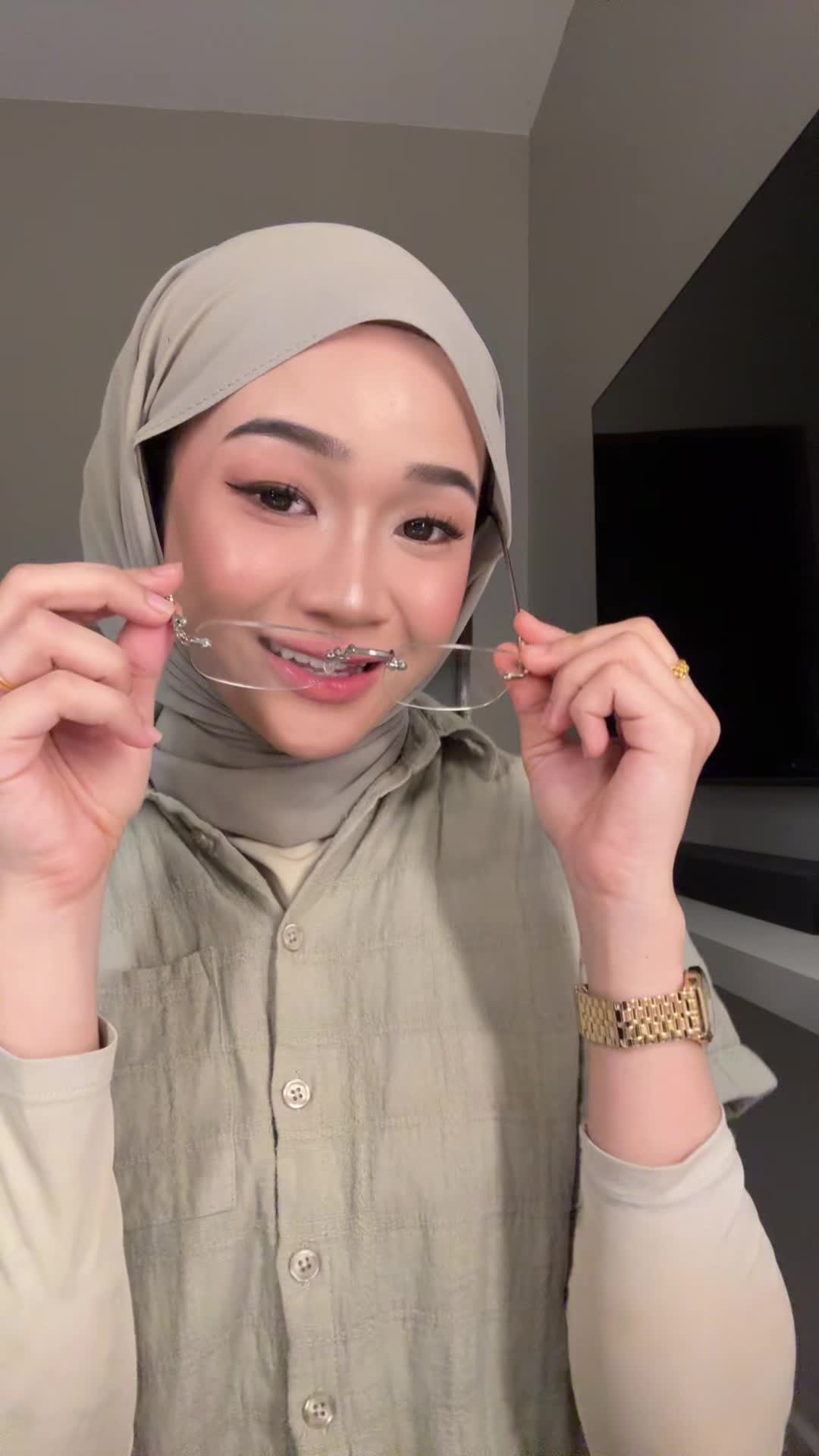 @Syaa Meoow 𝜗𝜚