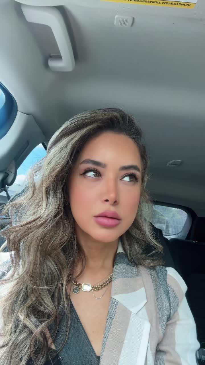 @Elly Esfahani