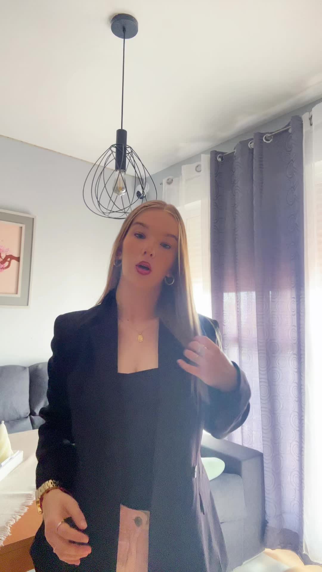 @_ainara11