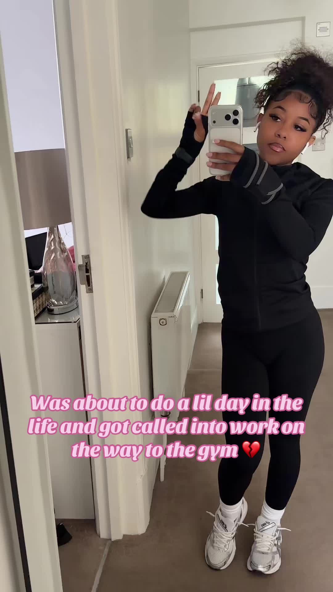 @Liah Mon&eacute;t