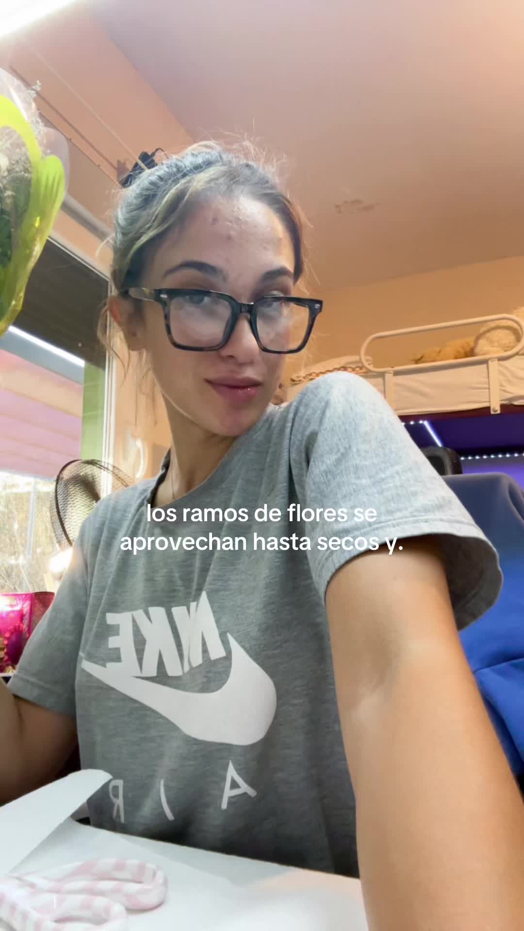 @🐴