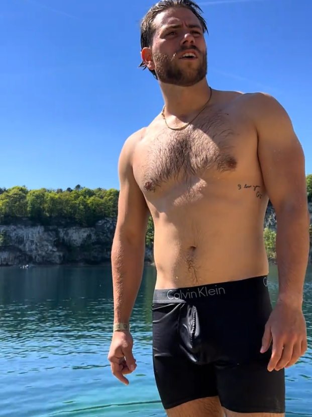 @Hot Men Hunter