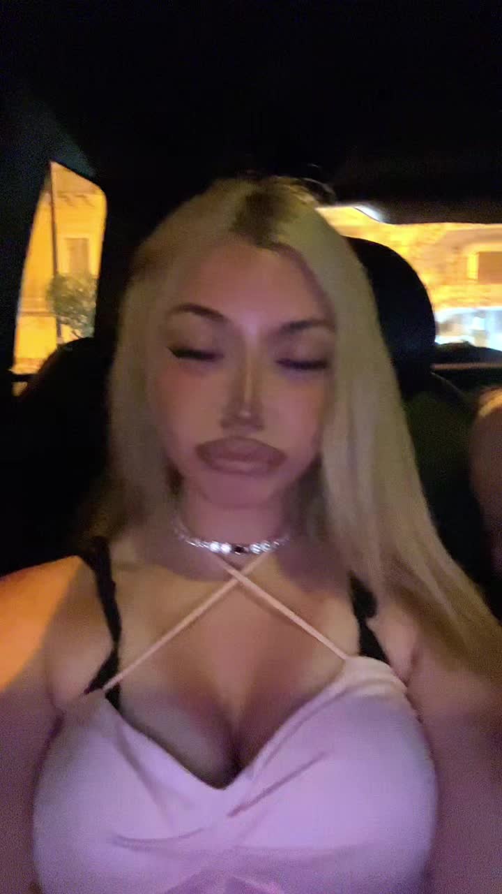 @𝖇𝖆𝖗𝖇𝖎𝖊