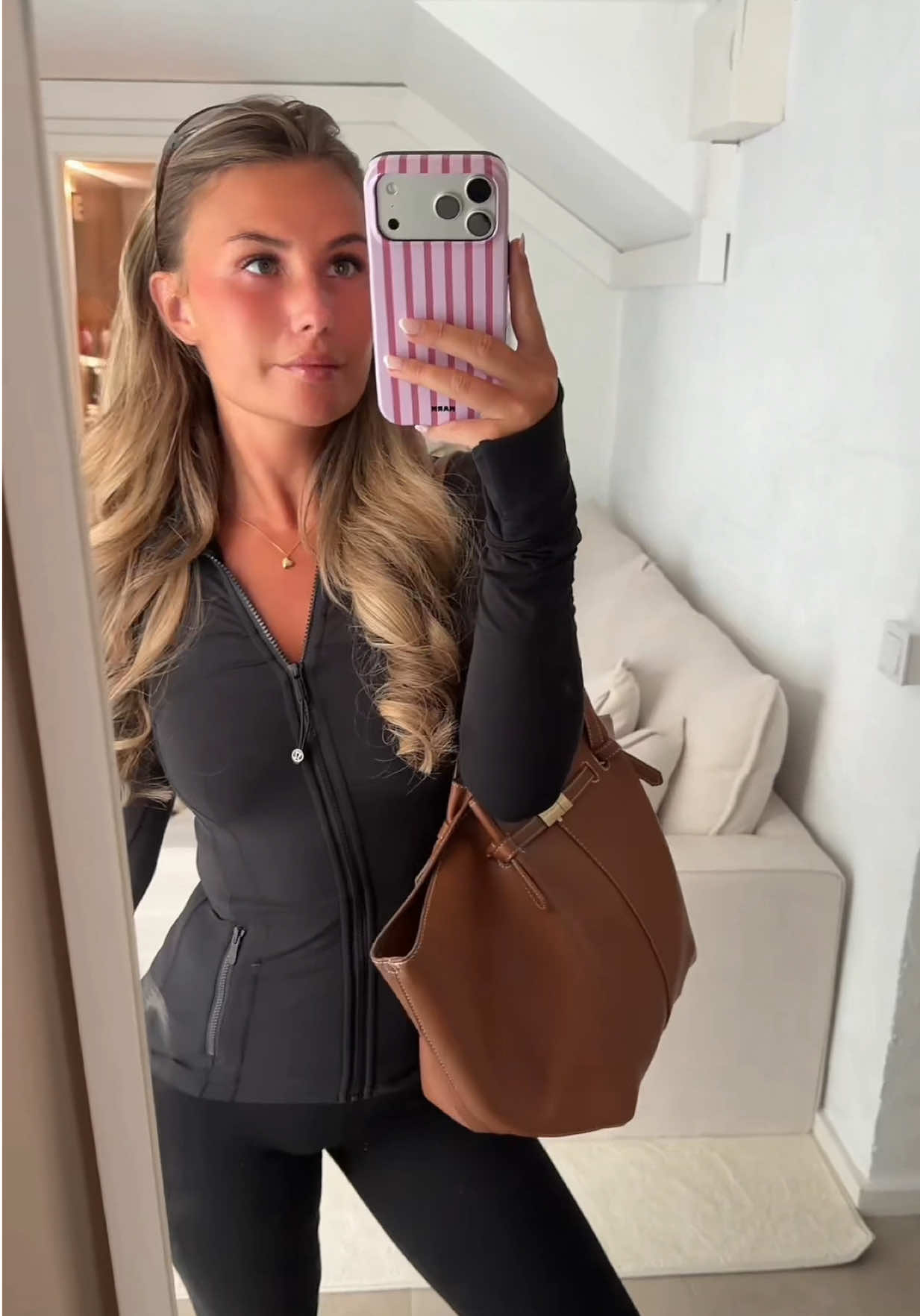 @Fanny Angelöf