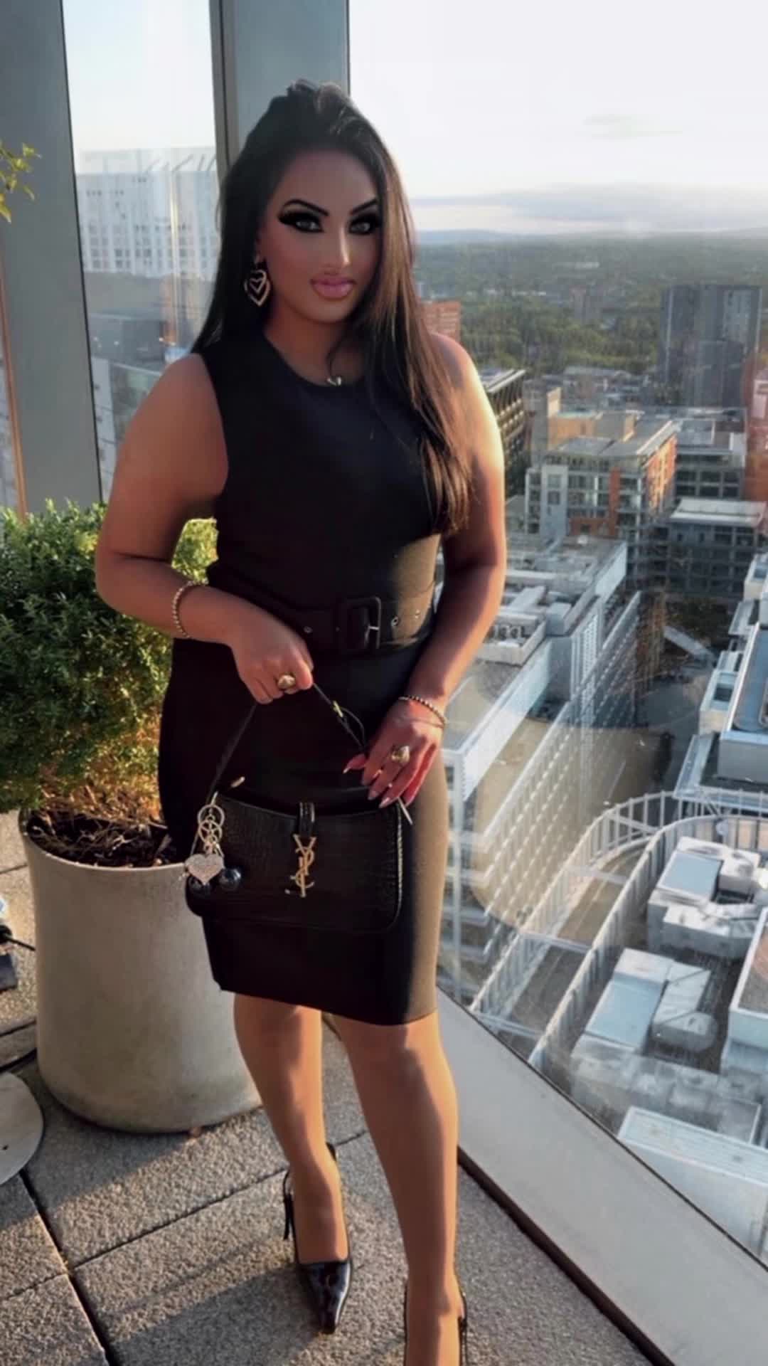 @Heenaaaxo