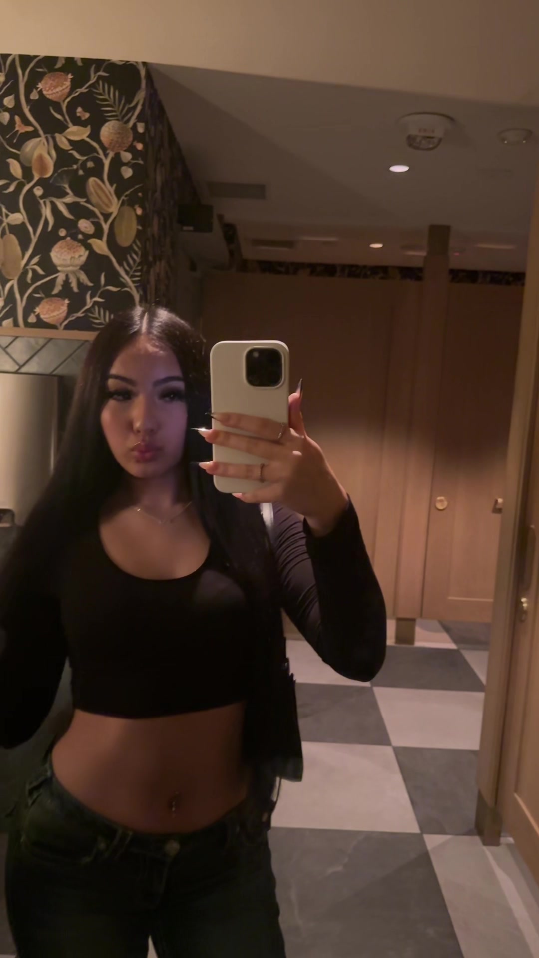 @️