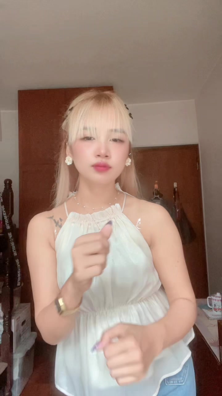 @👑𝙌𝙐𝙀𝙀𝙉𝙇𝙔👑