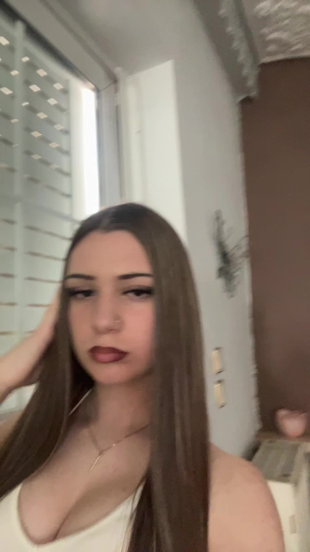 @๐.๐ฏ๐๐ฅ๐๐ง๐ญ๐ข๐ง๐๐๐ธ