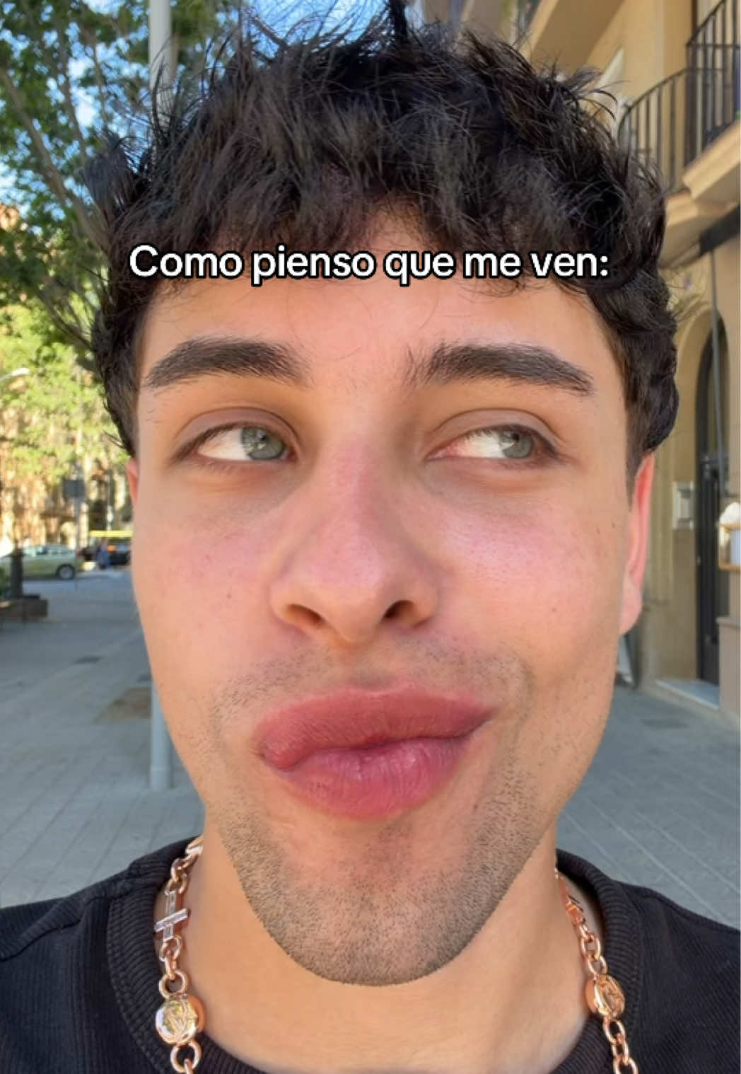 @Doble V