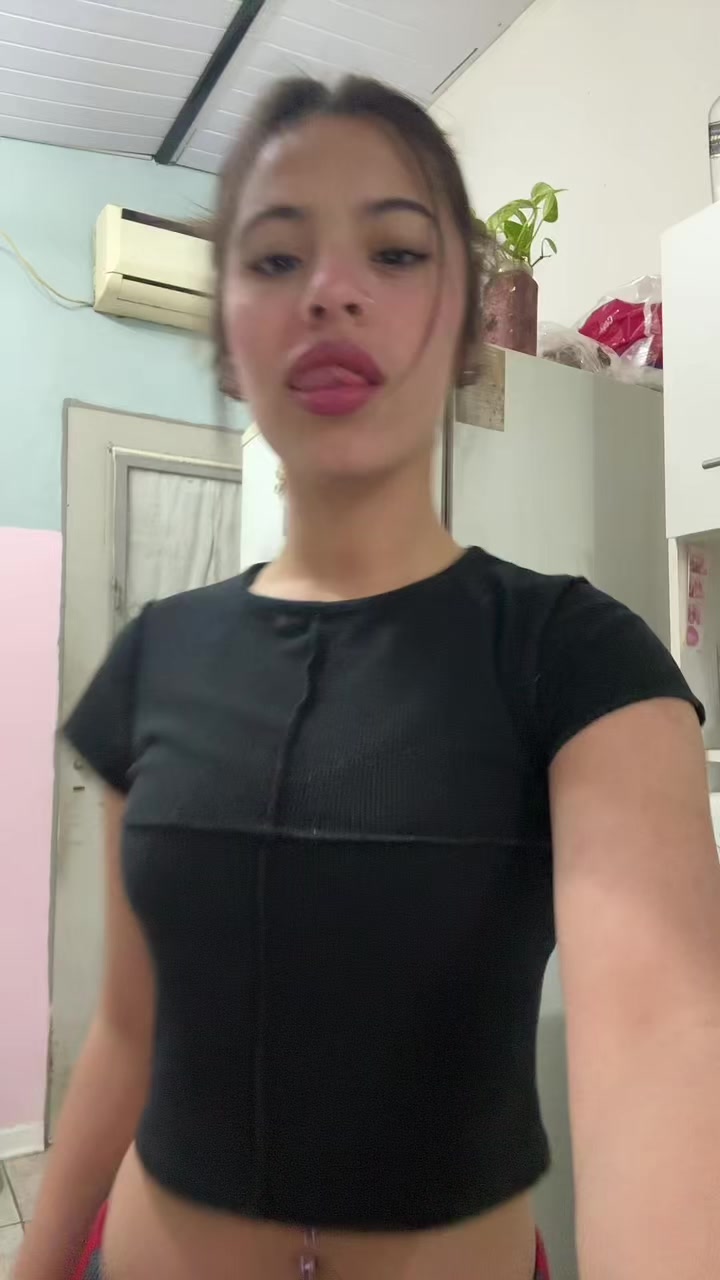 @briflores__