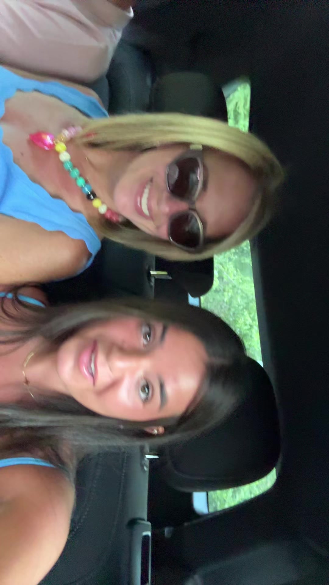 @lolaxcora