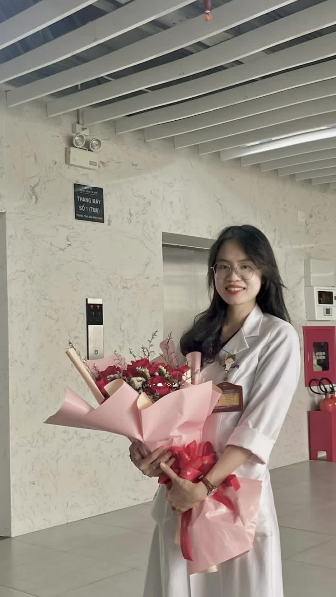 @&Aacute;i&ensp;Vi 👩&zwj;⚕️