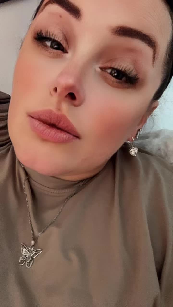 @JustASmallTownGirl🩷💜